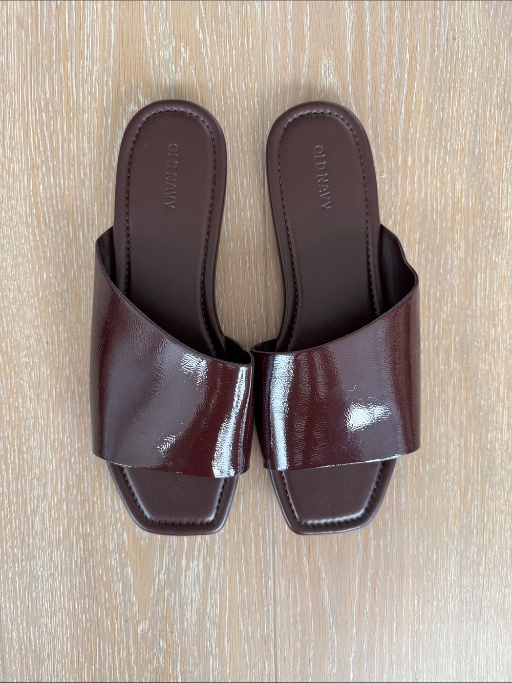 Old Navy Women's Faux-Leather Slide Sandals in Dark Chocolate. NWOT. Size 9. - Picture 2 of 7